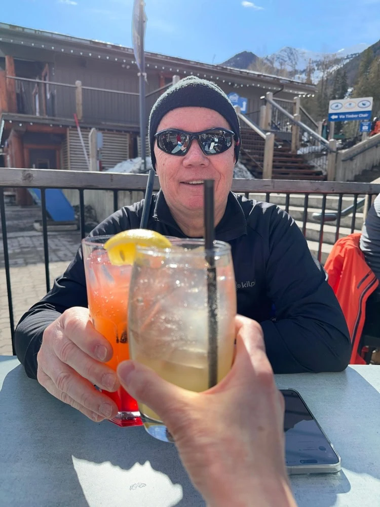 Proost op een geweldige skisafari in Canada
