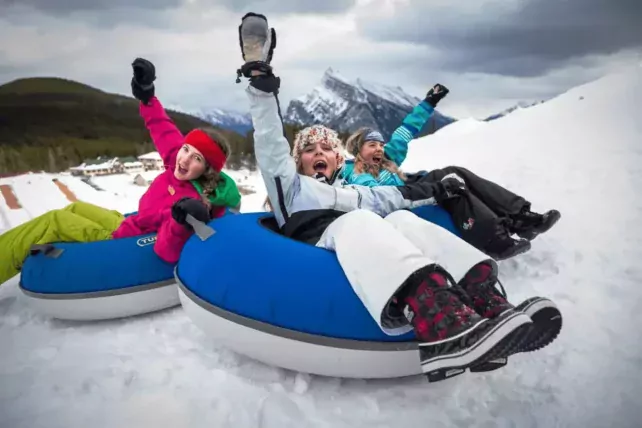Kinderen van 12 jaar en jonger krijgen gratis ski- of snowboard huur Kids rent free skibig3 3