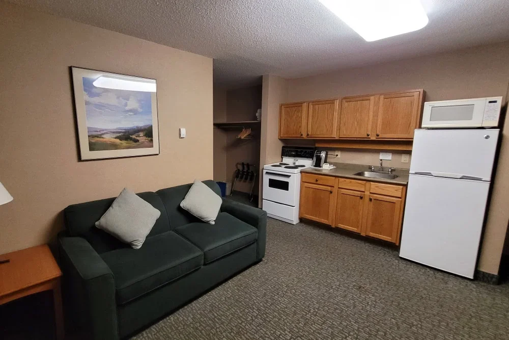 Jasper - Lobstick lodge room with kitchenette.jpeg