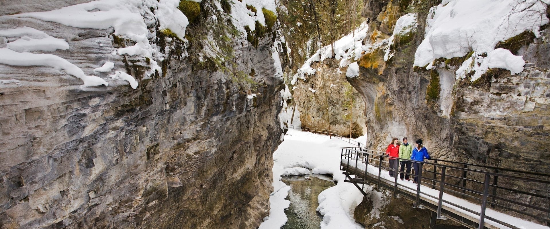 Maak een icewalk in de Johnston Canyon in Banff National Park