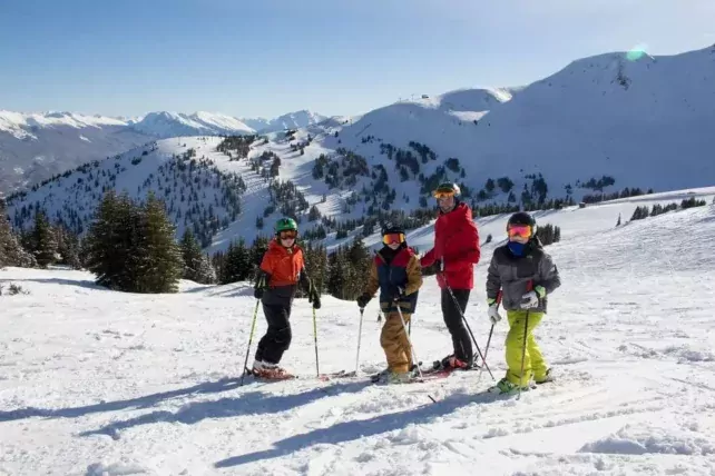 Kinderen huren gratis in Jasper Kids rent free marmot basin 3