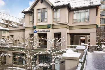 Whistler - Whistler Peak Lodge exterior 