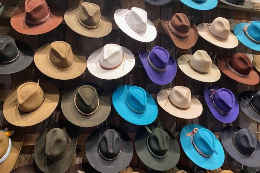 Shop een cowboy hoed wanneer je in Amerika bent