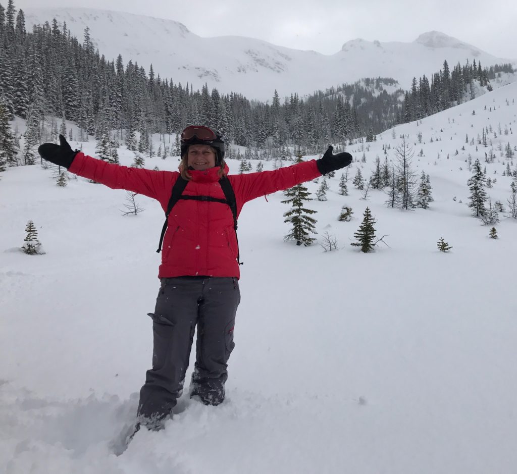 Verblijf je in Banff, dan is het 2 uur rijden naar Panorama voor deze typische Canadese heli-skitrip