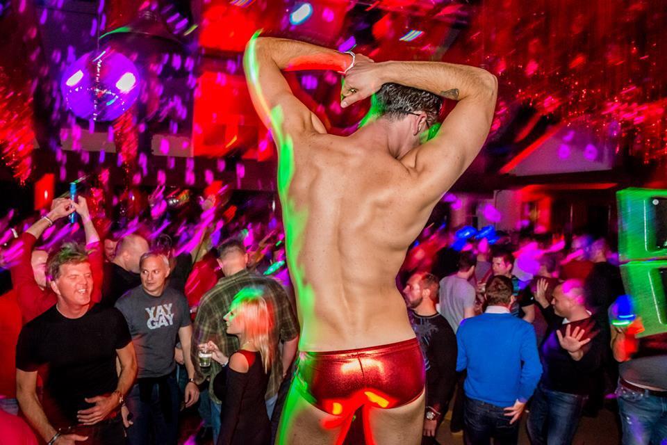 Regel van tevoren de Gay Ski Week pass. Deze pas geeft toegang tot speciale events in Aspen