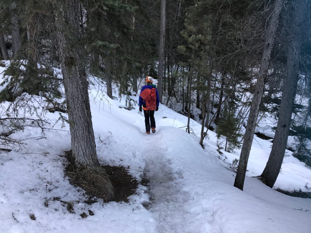 Ijsklimmen in Jasper. Lees hoe Josee stoer het avontuur aanging met als conclusie gaaf en spierpijn