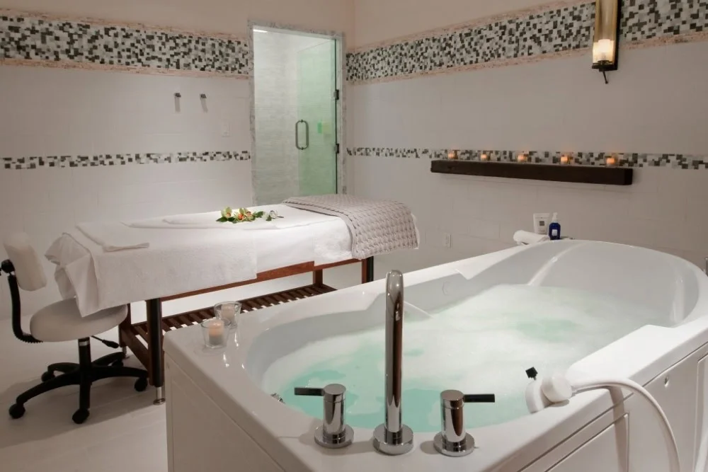 Fairmont Jasper Park Lodge Spa Tub