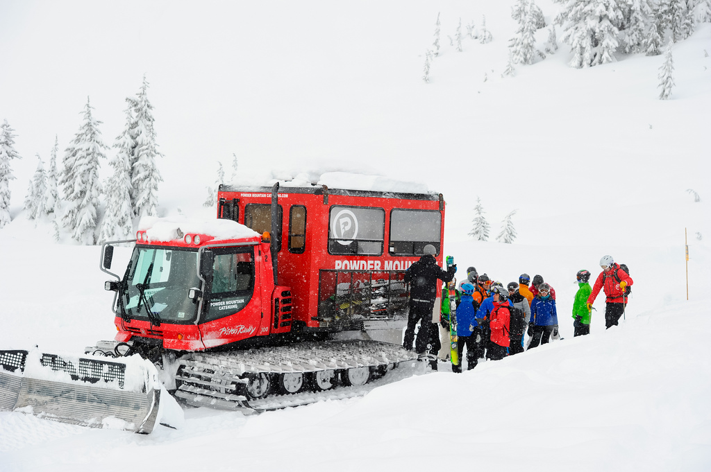 Vraag hier een offerte voor jouw wintersportvakantie naar Canada inclusief catski of heliski.