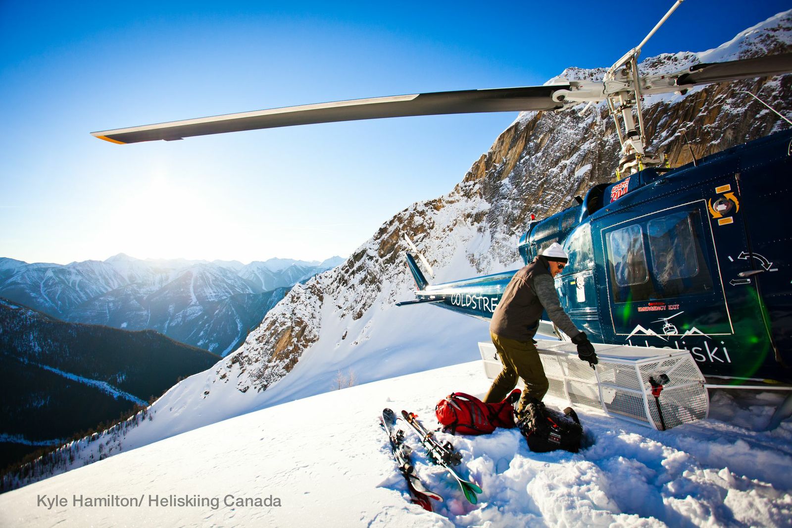 Ready voor take off? Heb je altijd al willen helikopter skiën in Canada, vraag  je offerte aan