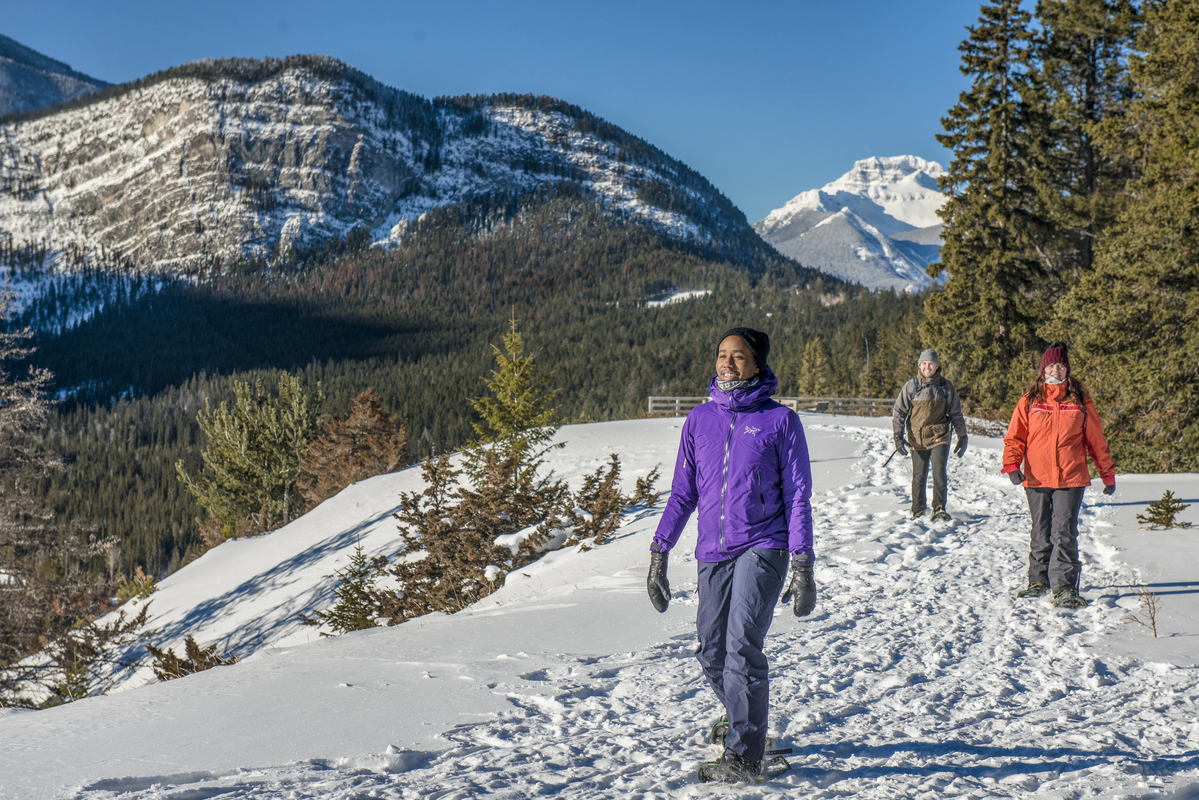 The Great Divide: een reusachtige poort gemaakt van bewerkte boomstammen die exact op de grens ligt van de provincie Alberta en British Columbia.