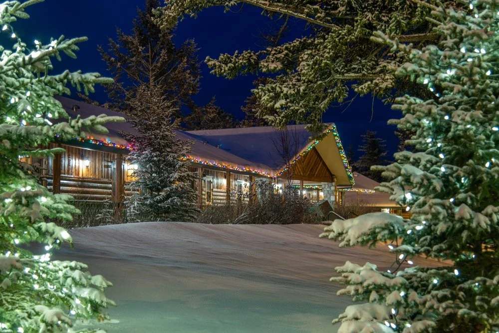 Fairmont Jasper Park Lodge exterior christmas2