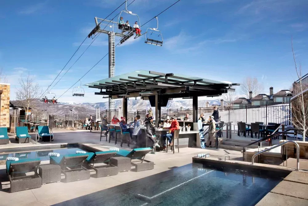 Viceroy Snowmass Nest bar & grill