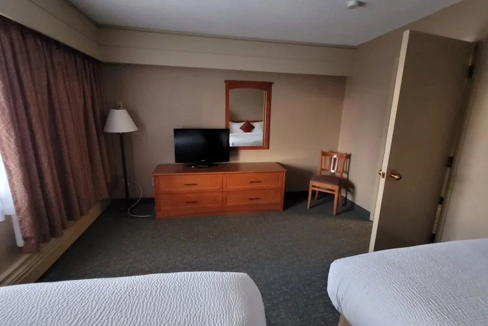 Jasper Lobstick Lodge kitchenette room2