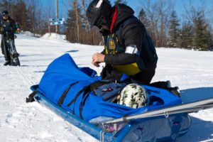 Wintersport in Canada of Amerika, leer de skitermen voor je skivakantie zoals Rescue toboggan 