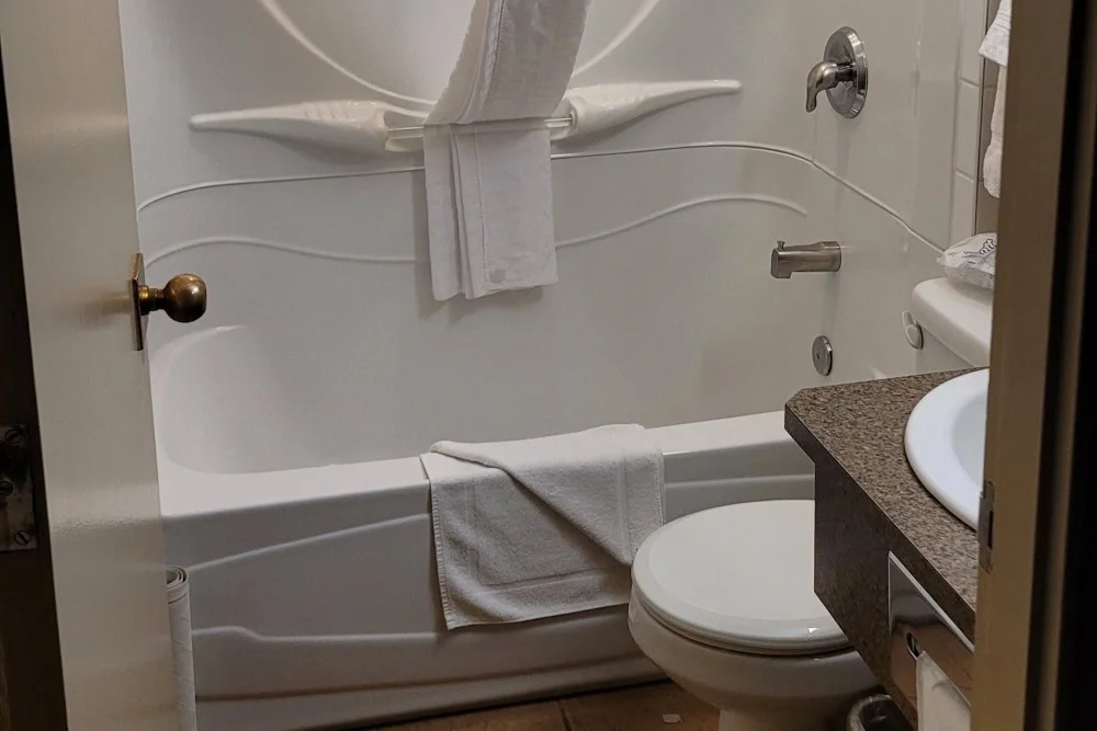 Jasper Lobstick Lodge kitchenette room badkamer