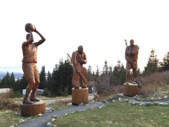 North Vancouver, Skyride-gondel-Grouse Mountain. Grizzly Habitat-Theatre in the Sky