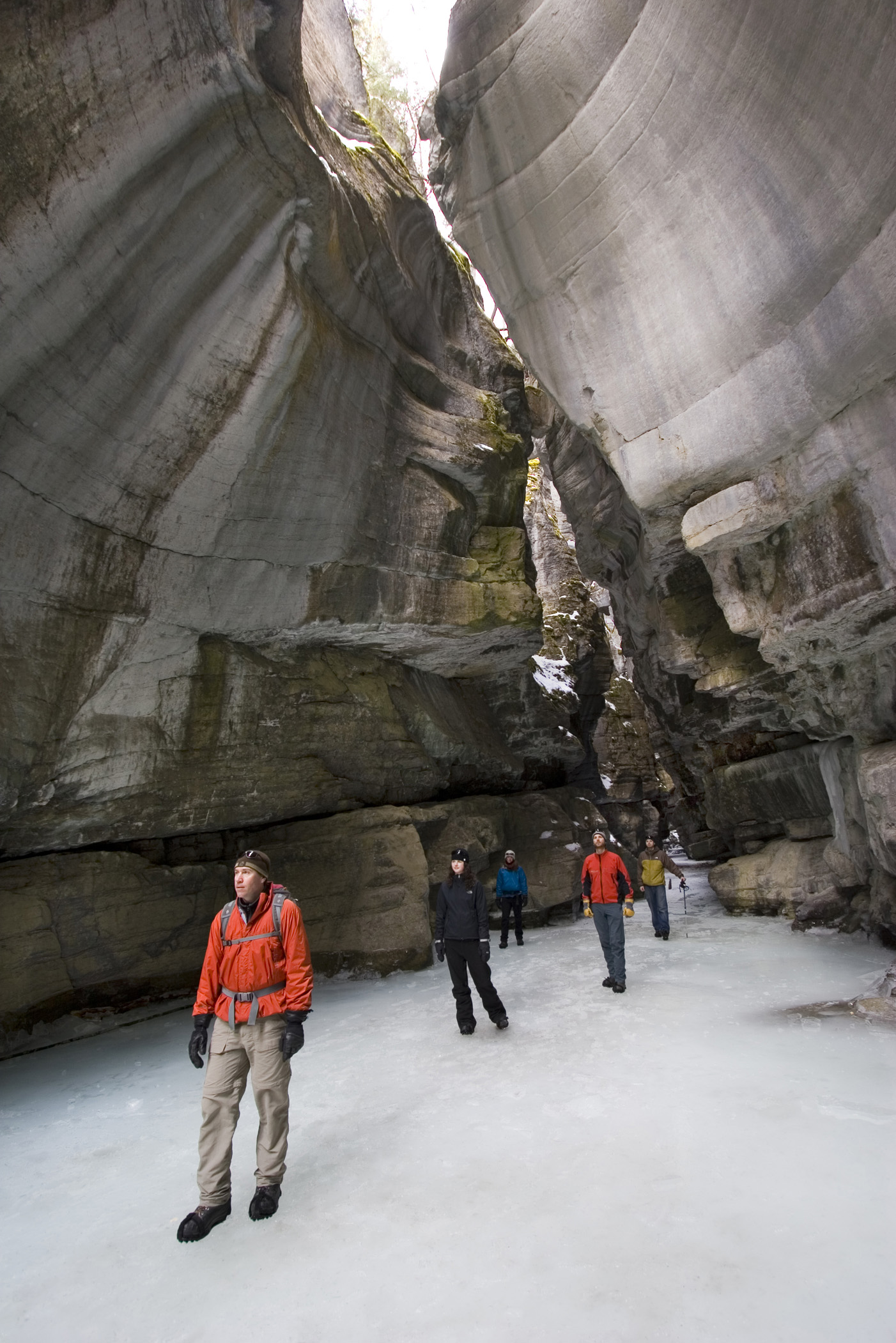 Èen wandeling op het ijs van de Maligne Canyon is onvergetelijk