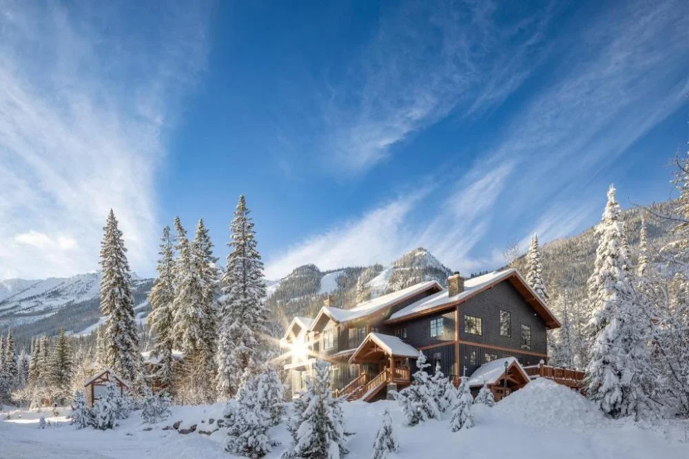 Kicking Horse Copper Horse Lodge exterior3