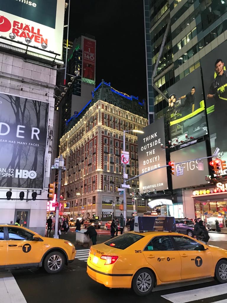 Time Square in New York heeft een oneindige aantrekkingskracht, in de winter nog meer verlichting