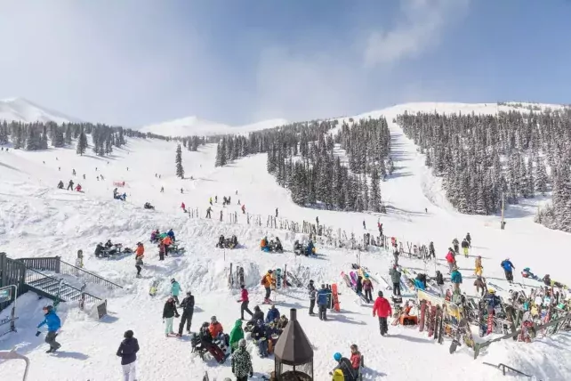 Gratis shuttleservice in het resort van Jasper naar Marmot Basin Gratis shuttleservice Jasper-Marmot Basin 2