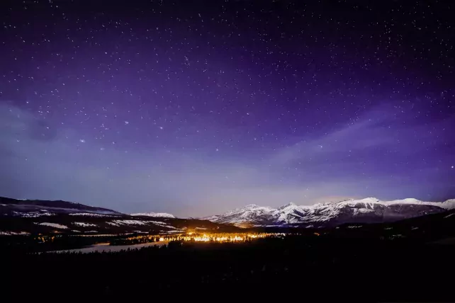 Ga ook in het donker naar buiten en geniet van Jasper in de nacht en spot zelfs het noorderlicht Jasper by night