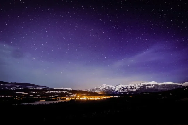 Ga ook in het donker naar buiten en geniet van Jasper in de nacht en spot zelfs het noorderlicht Jasper by night